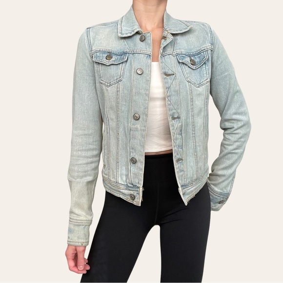 Steve & Barry’s Denim Light Wash Jacket 💕 - Picture 2 of 4